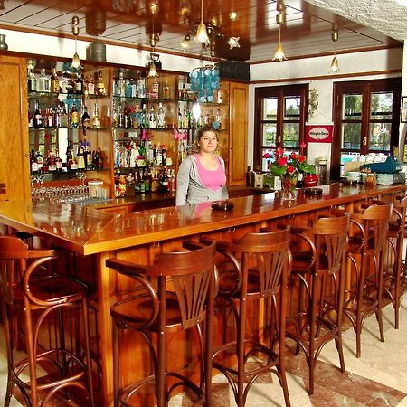 Hotel Pela Skala Kallonis Bagian luar foto