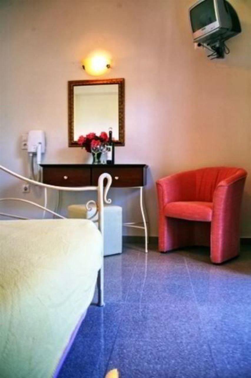 Hotel Pela Skala Kallonis Bagian luar foto
