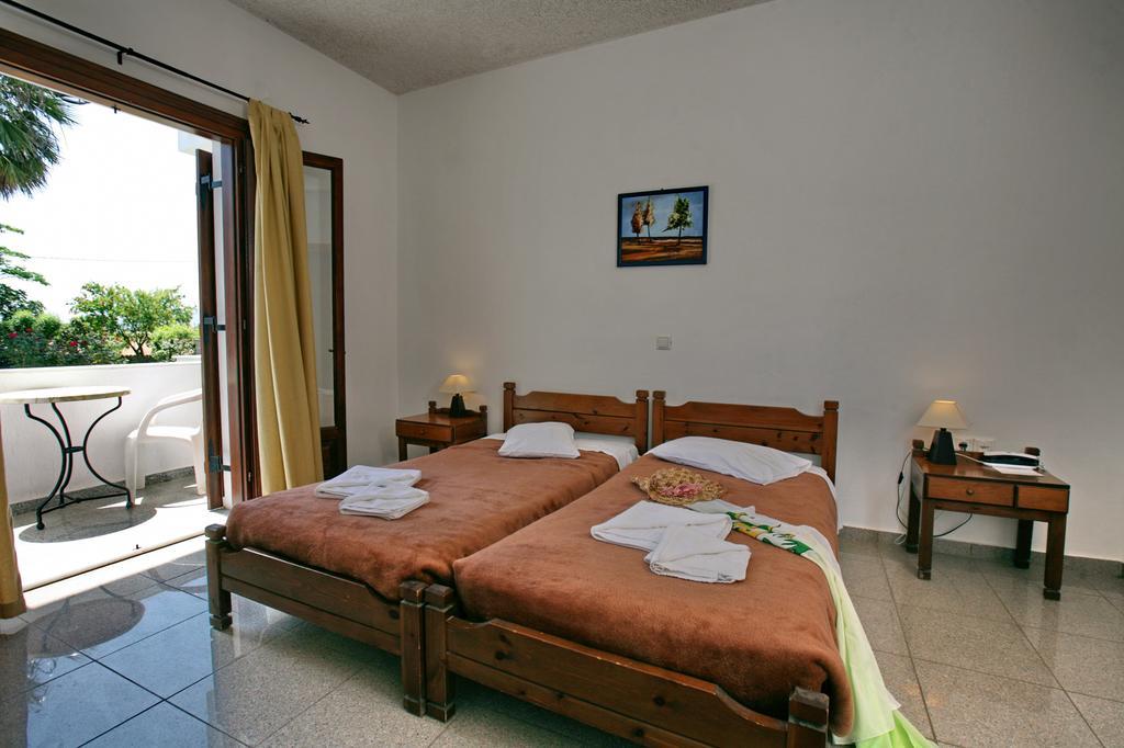 Hotel Pela Skala Kallonis Bagian luar foto