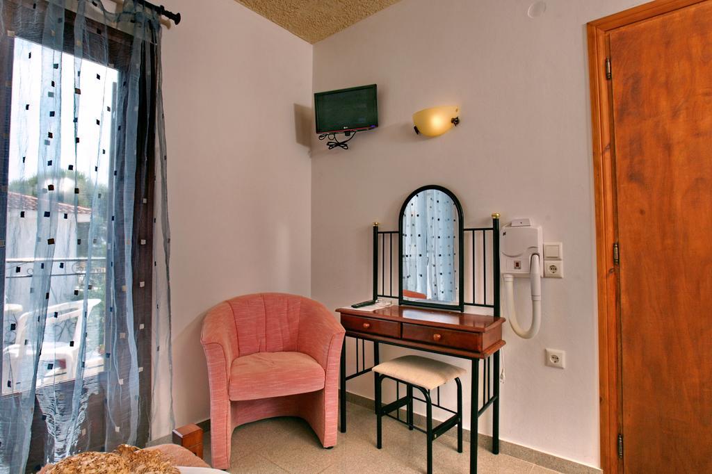 Hotel Pela Skala Kallonis Bagian luar foto