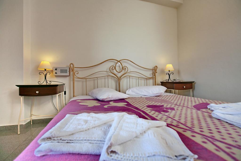 Hotel Pela Skala Kallonis Bagian luar foto