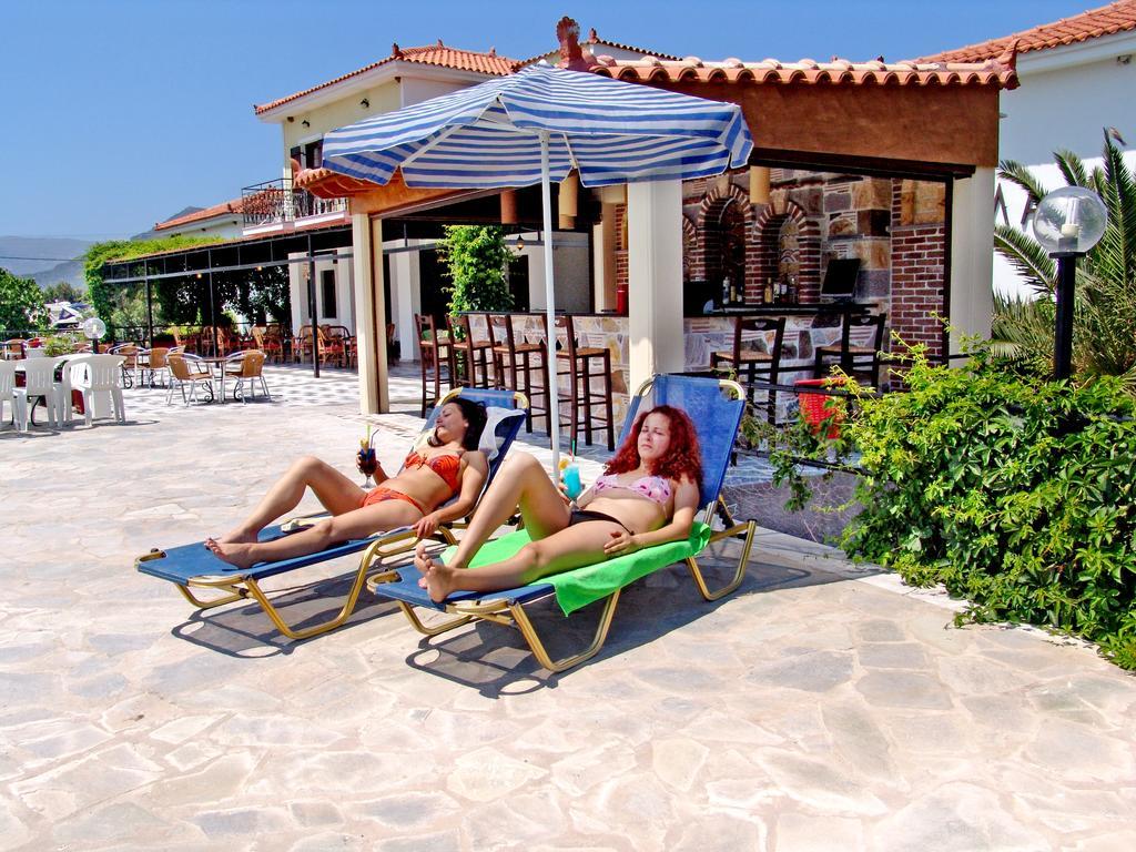 Hotel Pela Skala Kallonis Bagian luar foto