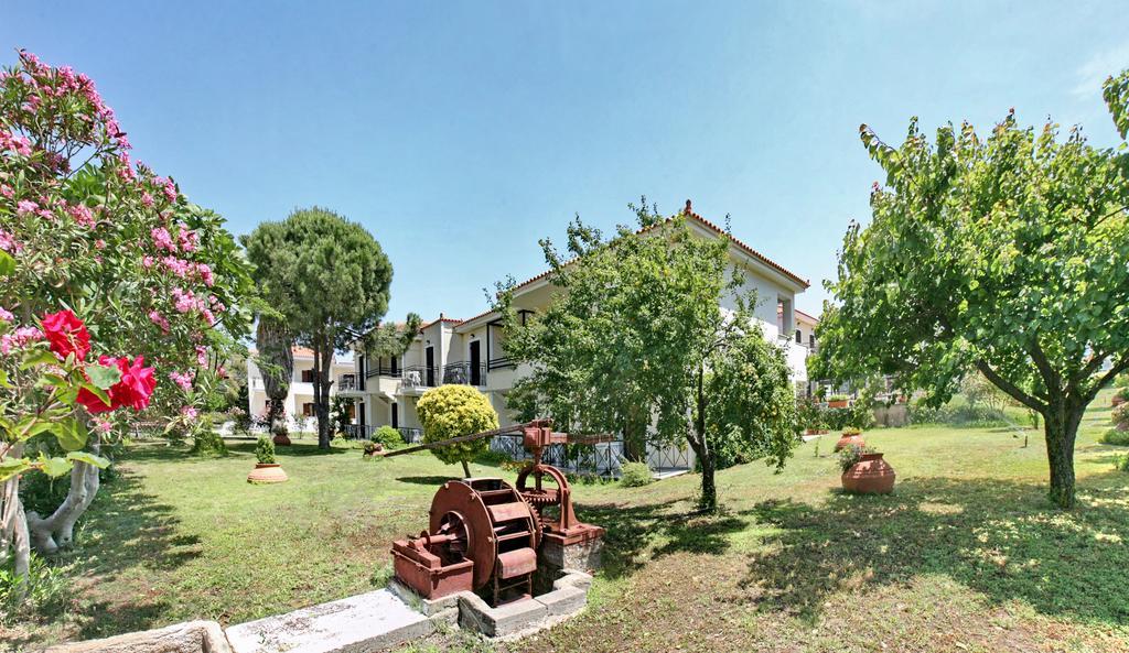 Hotel Pela Skala Kallonis Bagian luar foto